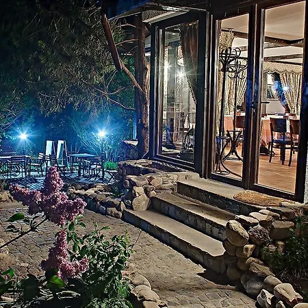 Guest house Pensiune-restaurant Tara Luanei Sarata-Monteoru